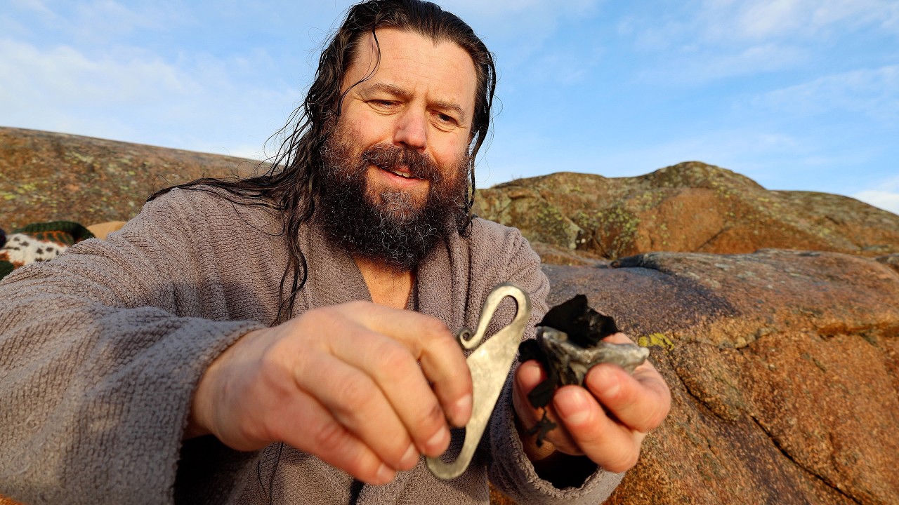 2 Simple Tricks To Succeed with Flint and Steel Fire Making!
