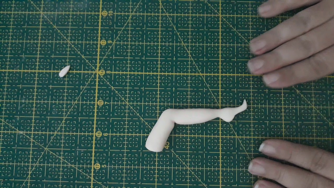 Modelagem de pernas em Biscuit