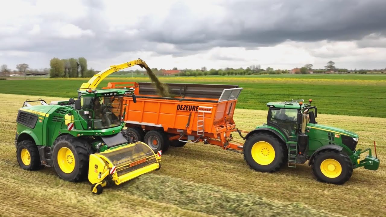 Gras hakselen - Chopping grass - Gras häckseln - John deere - Dezeure - Vermote -