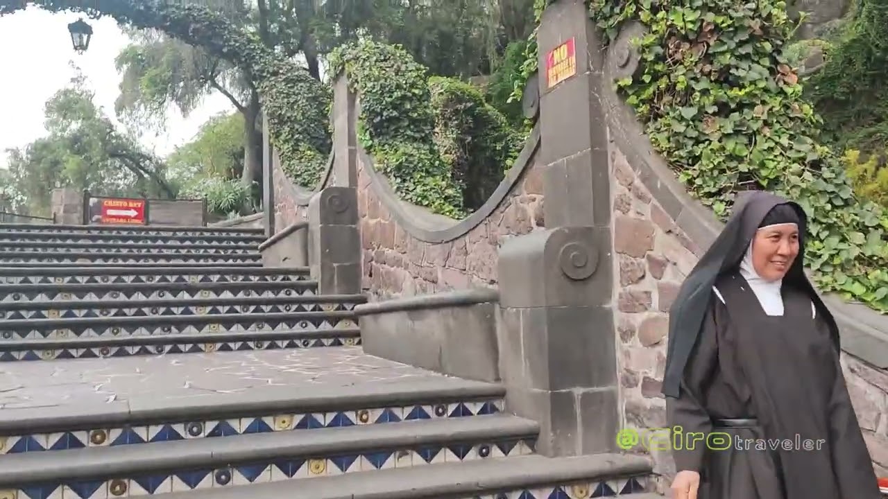 TURISMO en Mexico + Capilla del  Cerrito de los Angeles o Tepeyac desde la Basilica + Guadalupita