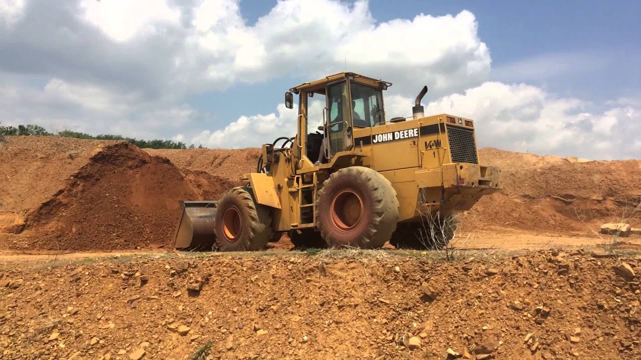 Rookie fail with John Deere articulated loader