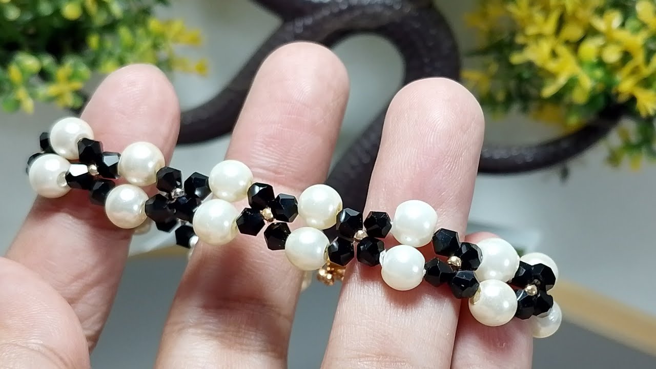 Diy Bracelet|| Pearl and Crystal Bracelet|| Easy Bracelet Tutorial