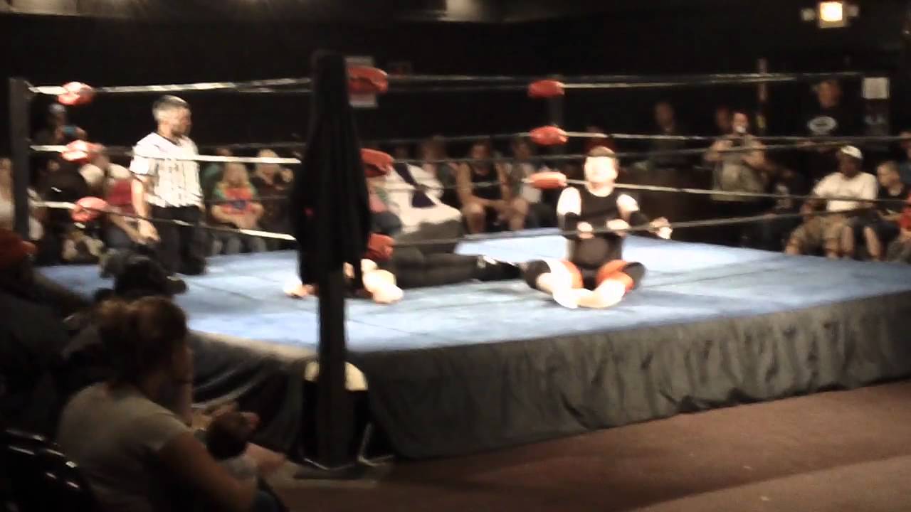 USWO 4/6/12-Damien Payne vs Miss Rachel