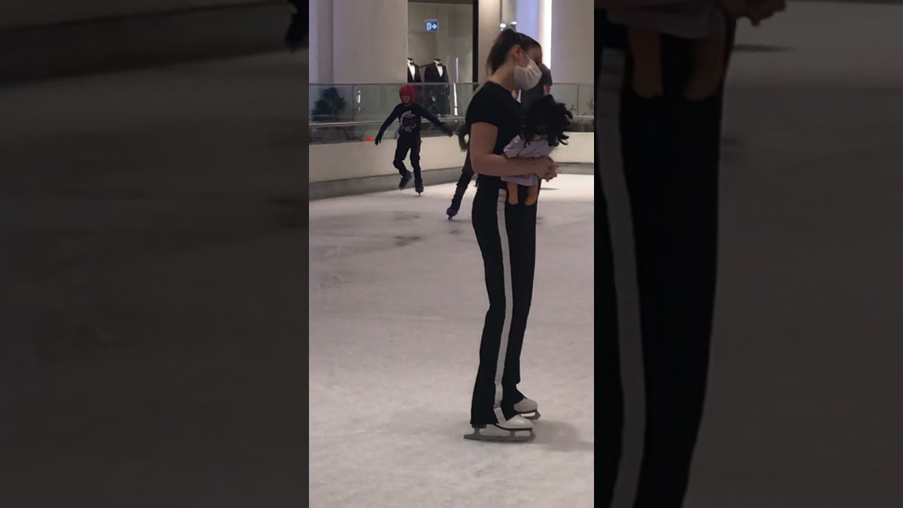 Yağız&rsquo;ın ilk buz paten denemesi