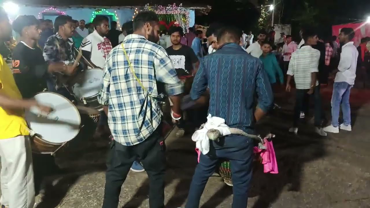 कोन कलार की साडी पहनी हो न्यू अंदाज में।# Rimix Bynd Nagada gurup sithio 😉# 9608764442