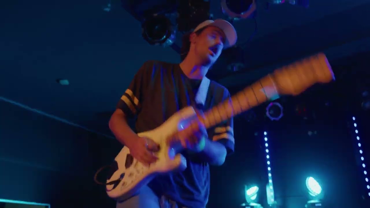 Rum Jungle - Don't Be A Stranger live @ Tracks Party Coolangatta