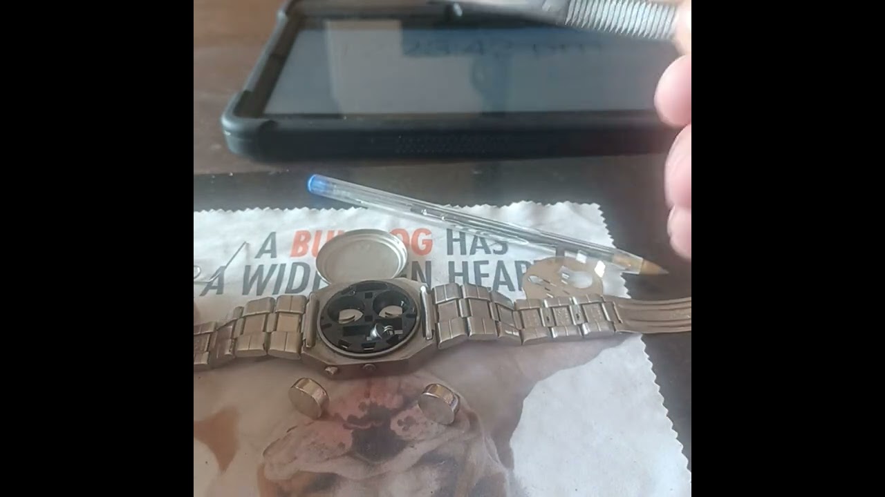 Gillette LED Watch 1970s - How to Change the Batteries & Set the Time Up