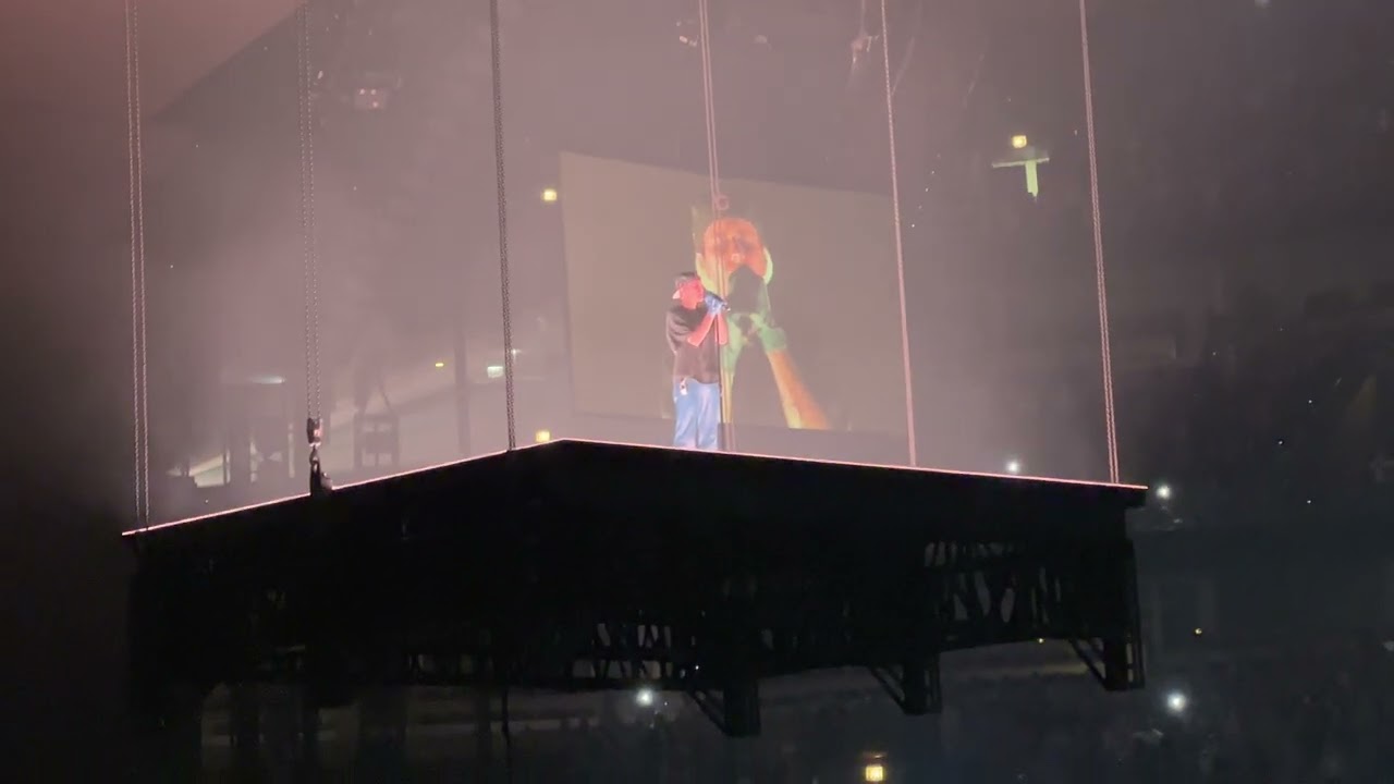 Justin Bieber - Lonely - Justice Tour Chicago IL 5.10.2022 LIVE