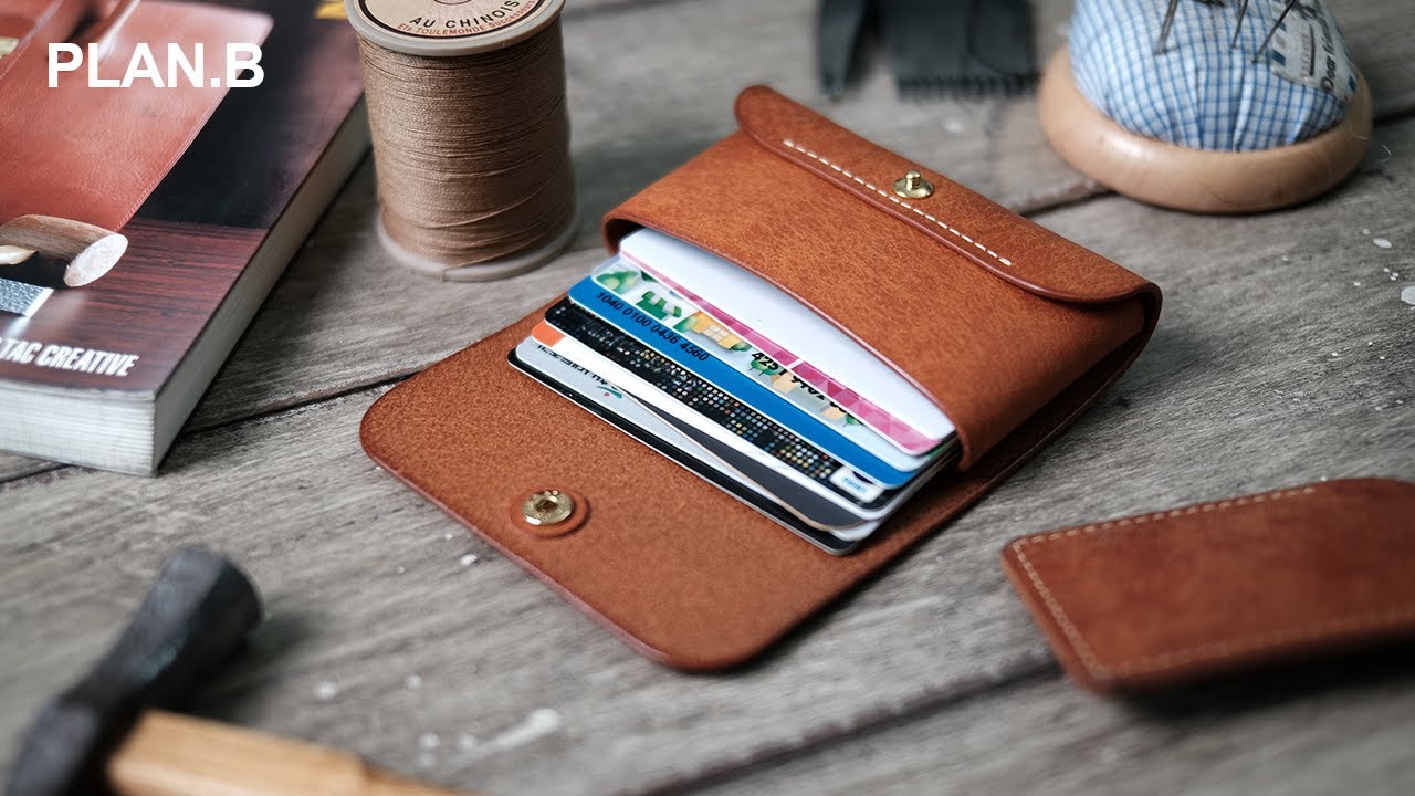 Making a HANDMADE Leather Card Holder - Leather Craft
