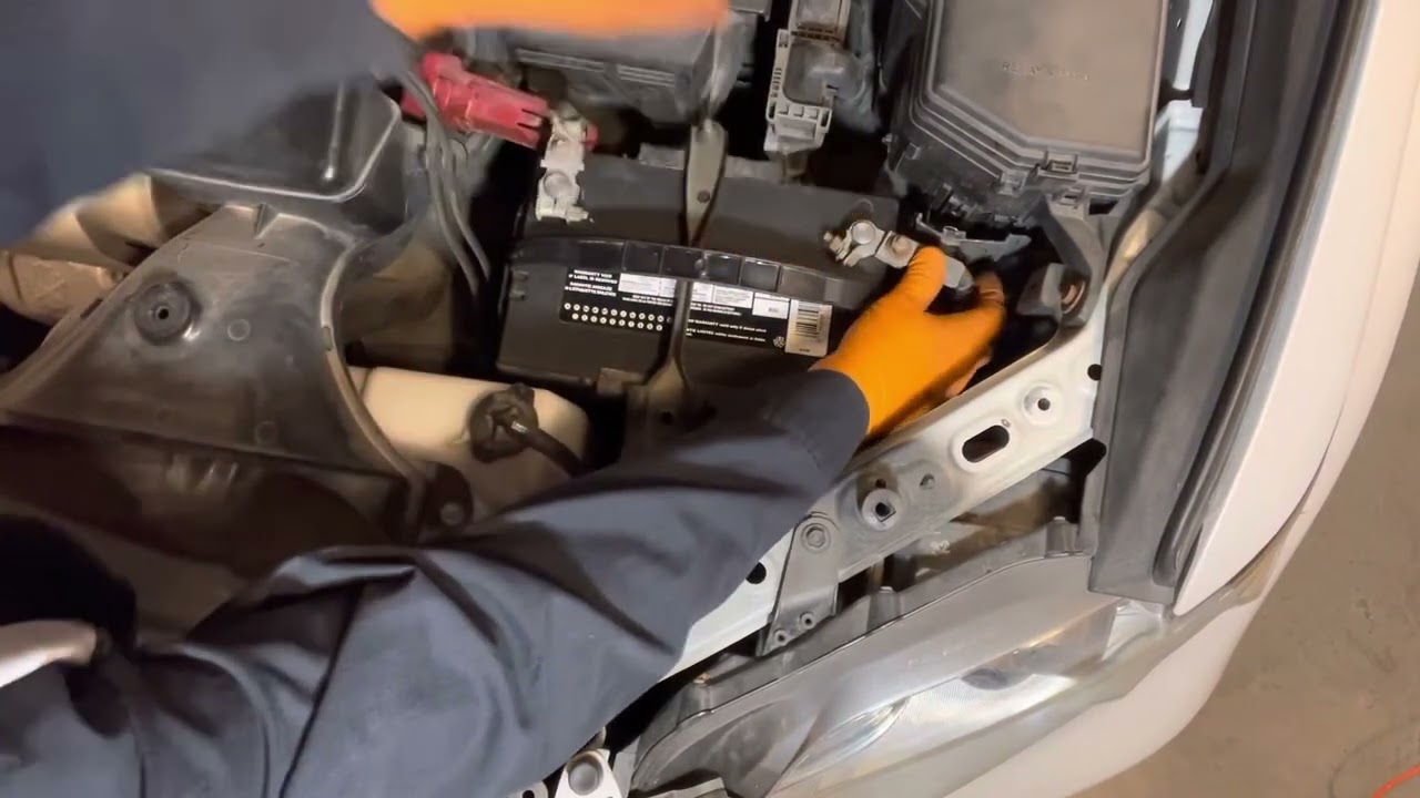 2010-2015 Lexus RX350 Vehicle Battery Replacement Instructions