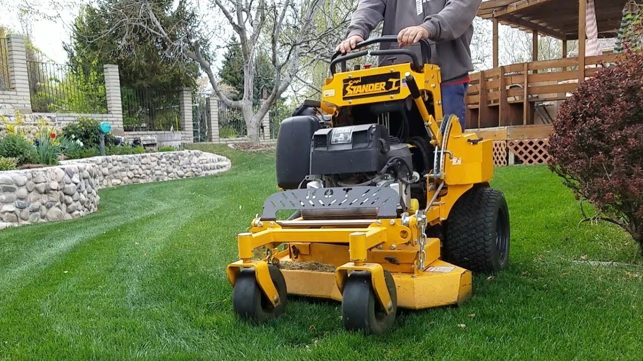 Mowing lawns with the new WRIGHT 36