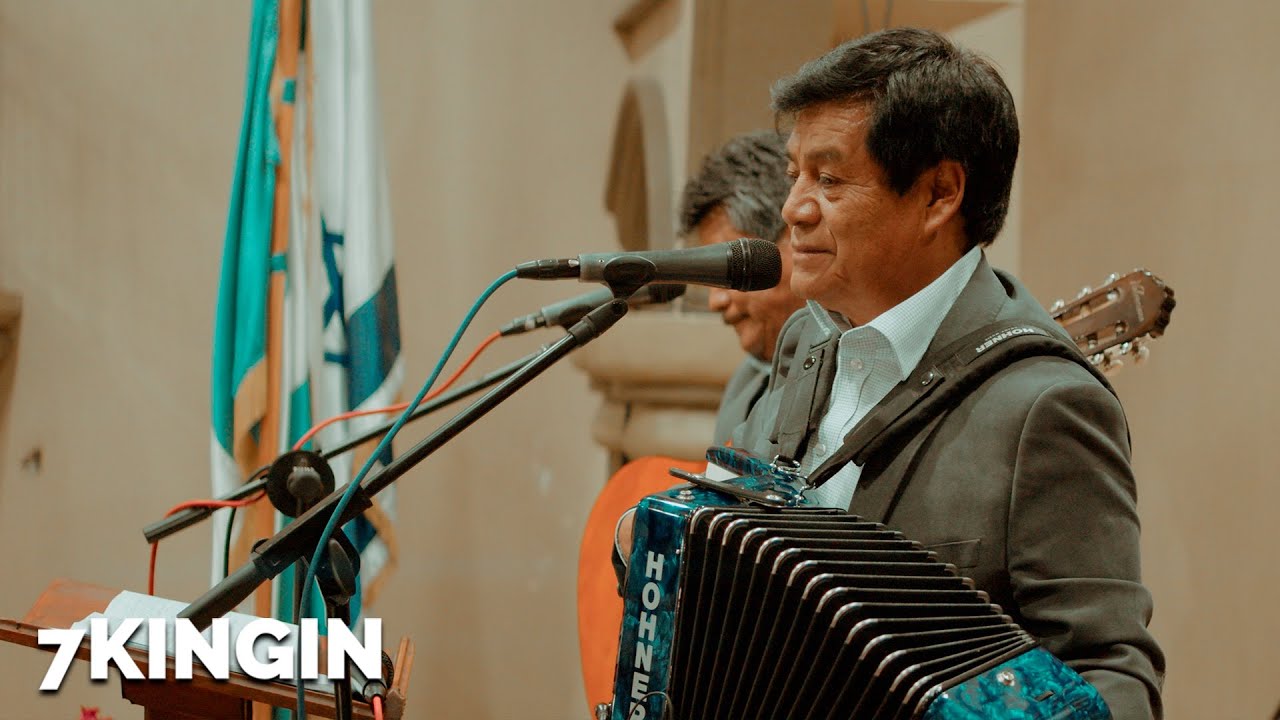 Aquí Estoy - Trio Velasquez (50 Aniversario)