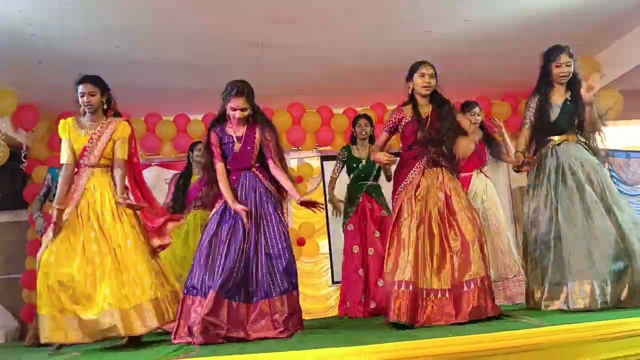10 class girls dance