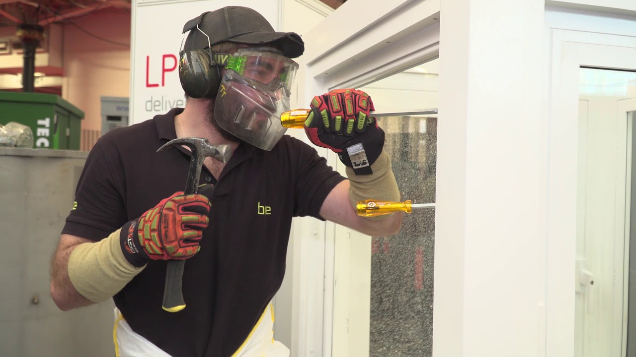 Selectaglaze secondary glazing attack testing LPS1175 : SR2 at ISE 2019
