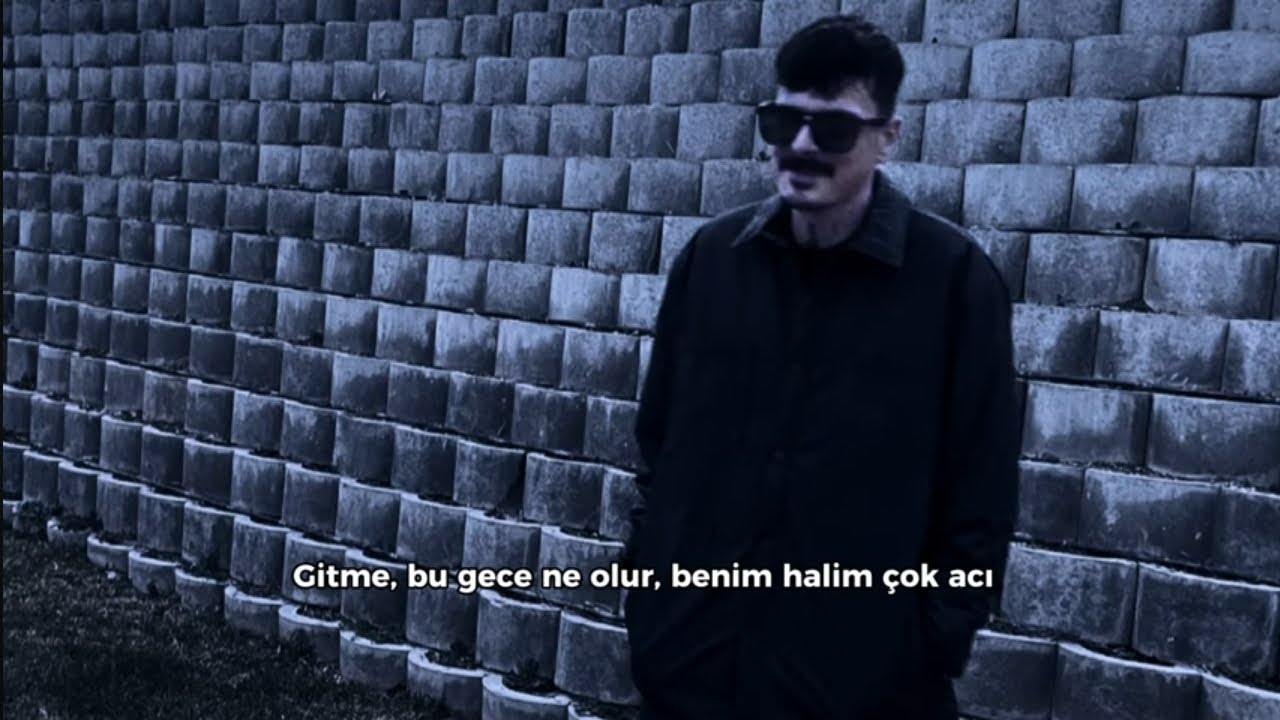 No.1 - Bol Pantolon Ve 70'lik (Dertli Dertli &Ccedil;al Kemancı,Kemancı Başımın Tacı )
