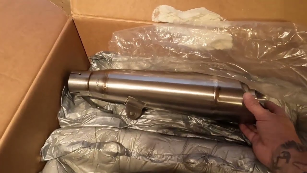 Vandemon Exhaust System is finally in for the Ninja H2! Unboxing of the new Vandemon Brushed System!