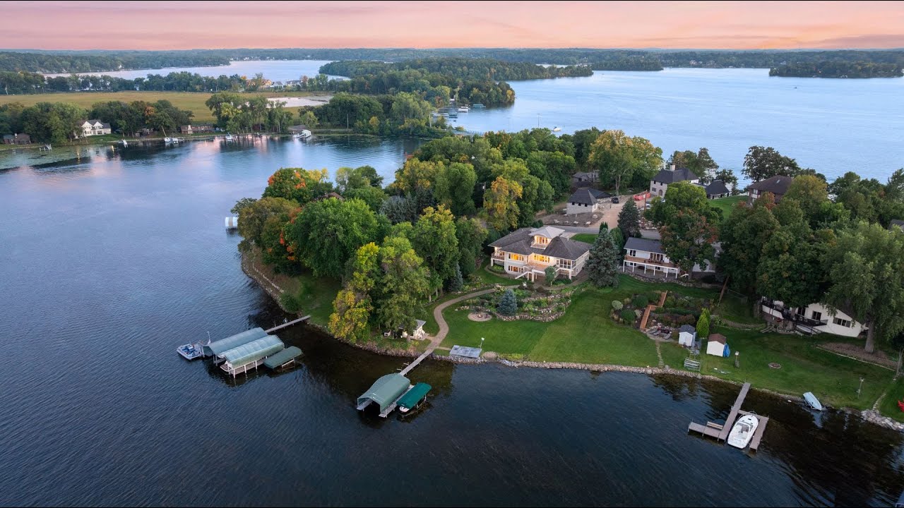 Lake Minnetonka Lakeshore Home | 3600 Tuxedo Rd, Minnetrista | Luxury Waterfront Living