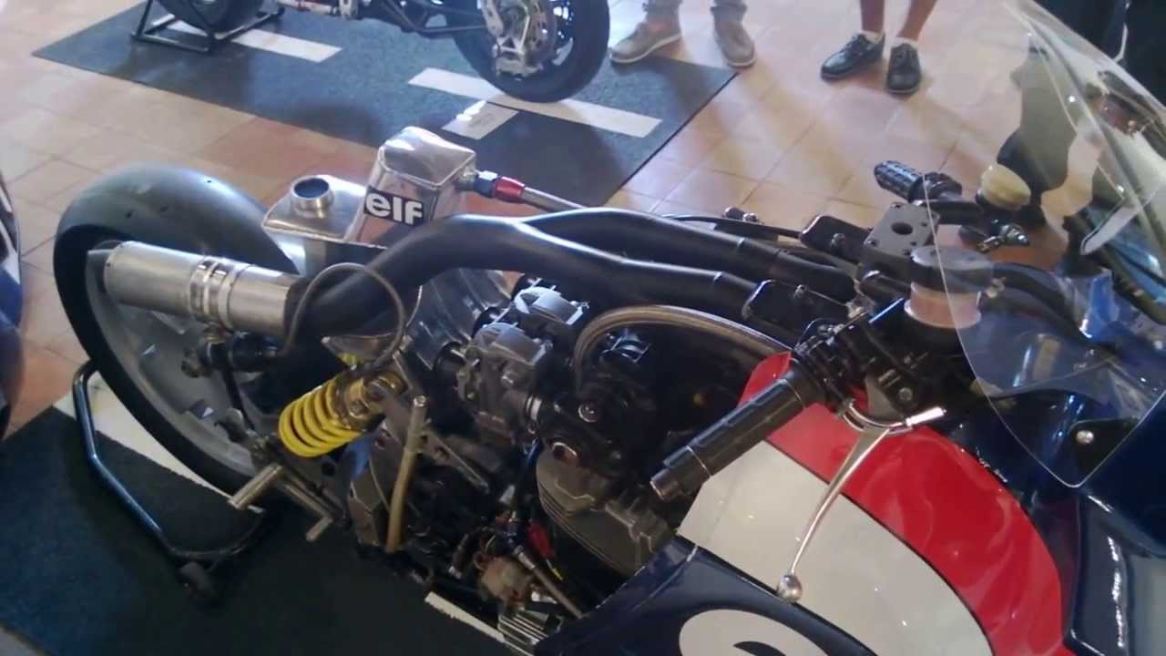 Rare Bikes in the Castle - Moto storiche in castello - Apertura carena Elf e