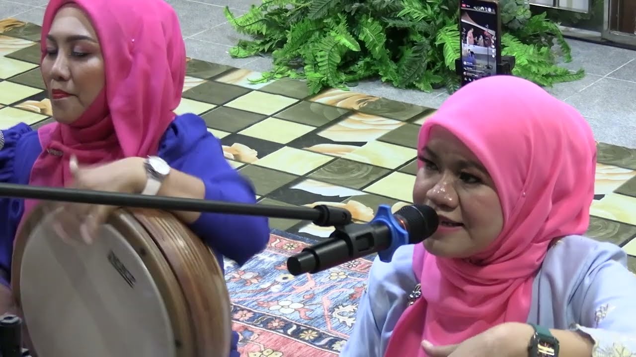 Gendang Malam Berinai Di Sungai Rait Bersama Dyg Azura Dan Masrura - 2