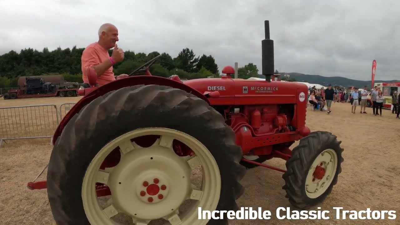1966 Roadless McCormick IH B450 4x4 4-Cyl Diesel Tractor (55 HP)