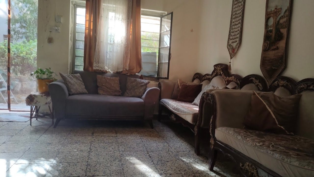 جمعه مباركه على الجميع..تنظيف بسبب الغبار والعجاج. صيفنا شلت  مفرش الأرض خلص.وينكم تحفيز للتنظيف👍🏻