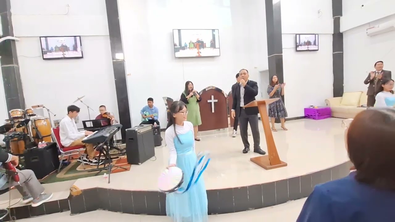 Dengar Dia Panggil Nama Saya & Oh Giranglah 2 - Jojo Plays Keyboard and Violin at GPDI Hosana Narada