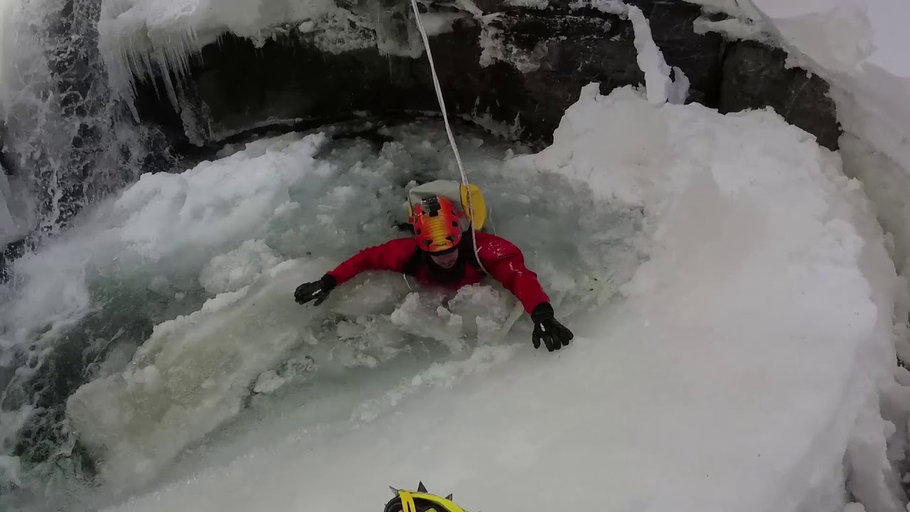 Barranquismo invernal. Barranco de Lapazosa.