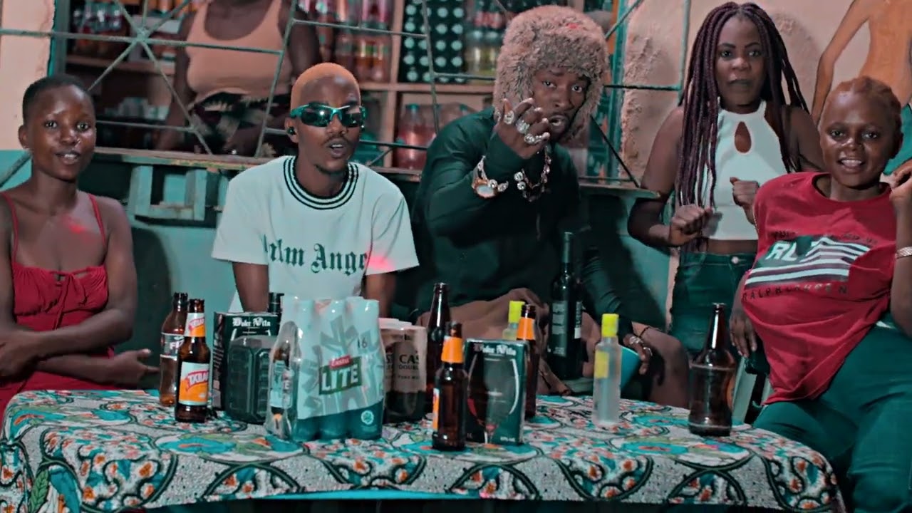 Adewolo Beats feat War Gang Wabazuka_-_DEZEMBRO Official vídeo 