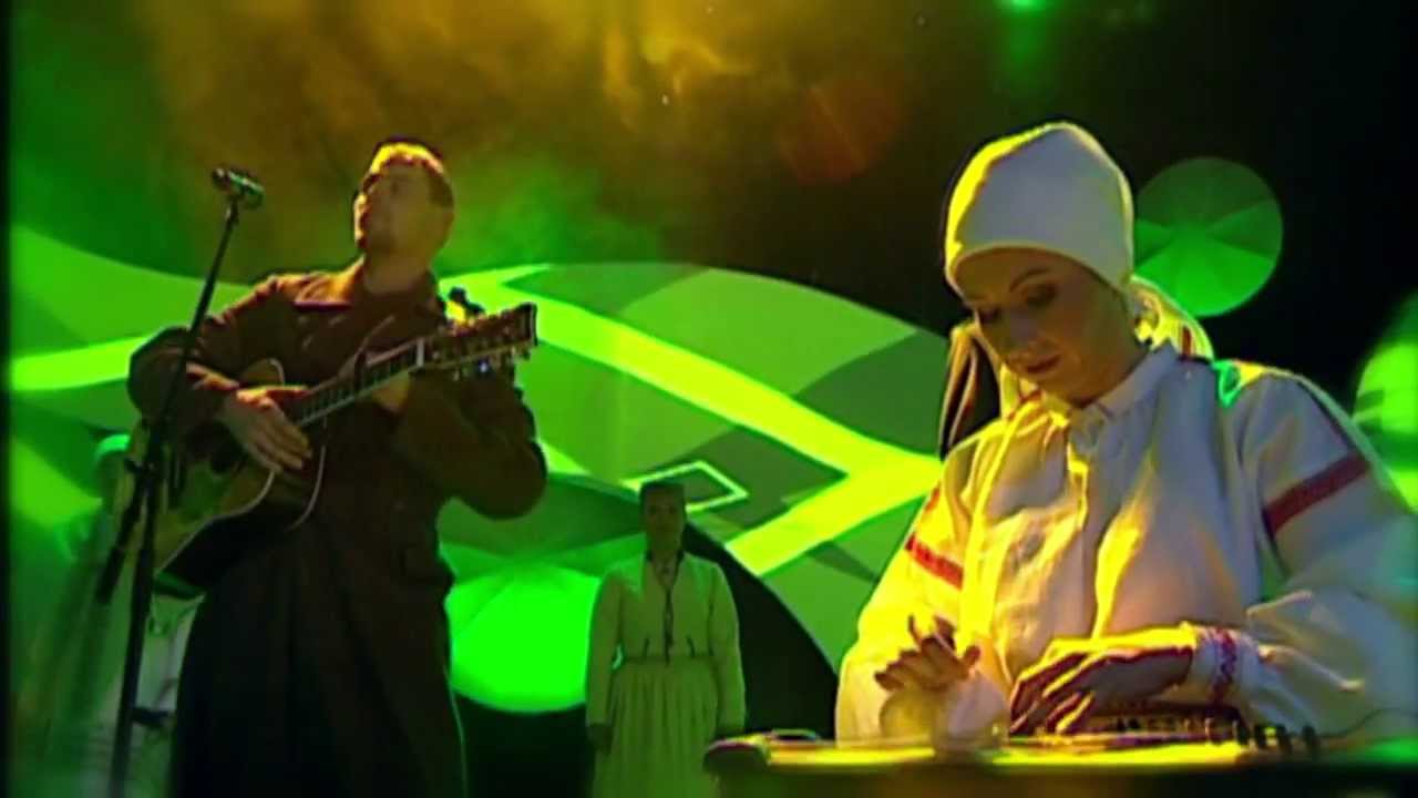 PIEKŪNS SKRIEN DEBESĪS - Eriņu ģimene