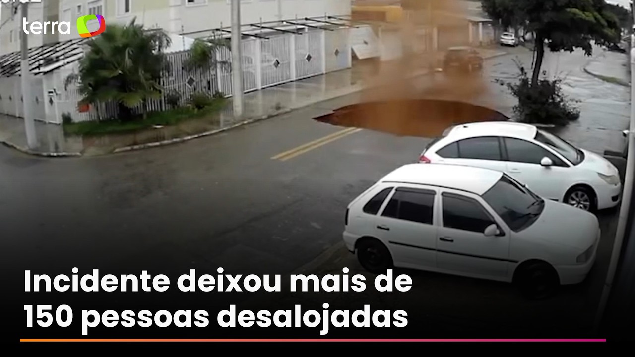 V&iacute;deo mostra o momento em que cratera se abriu em rua de S&atilde;o Jos&eacute; dos Campos (SP)