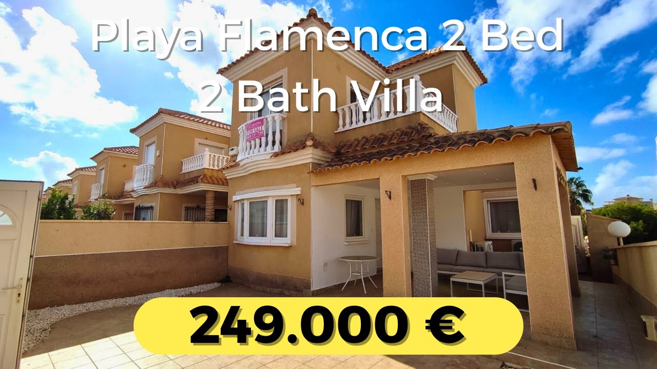 249,000€ Playa Flamenca detached 2 bed 2 bath villa. Corner plot, community pool