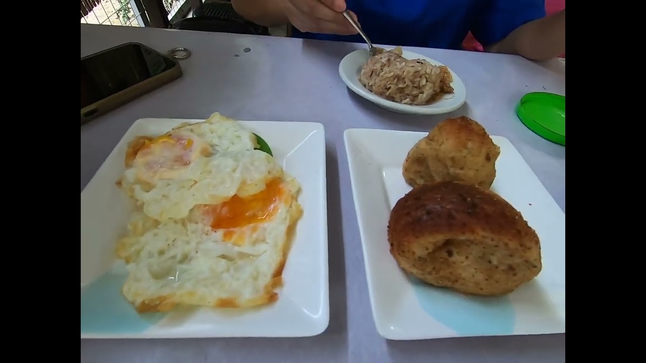 Filipino breakfast Puyo maya Pandesal Itlog Ampalaya Sikwate