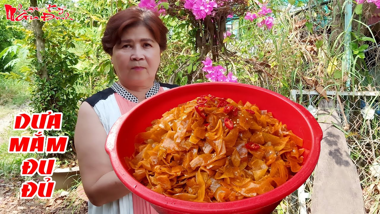 Ông Bà 5 Châu Đốc Chia Sẻ Cách Làm Dưa Mắm Đu Đủ Miếng Để Lâu Càng Bóng Đẹp | NKGĐ