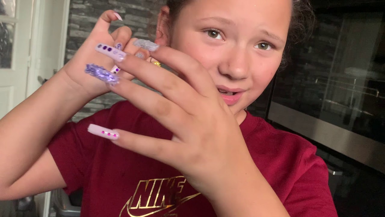 opdrachten doen met super lange nagels 😏