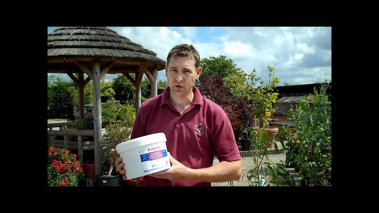 BioDri disinfectant poultry bedding coops & housing, super absorbent powder