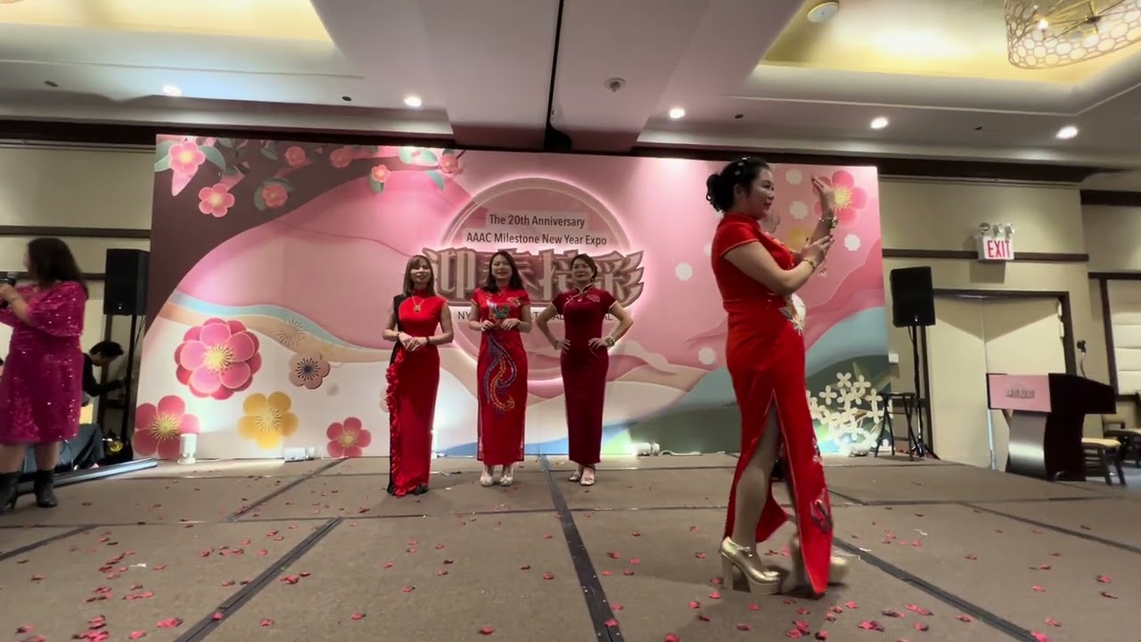 夕阳老师领衔 旗袍美人 珀中有画  珠宝秀