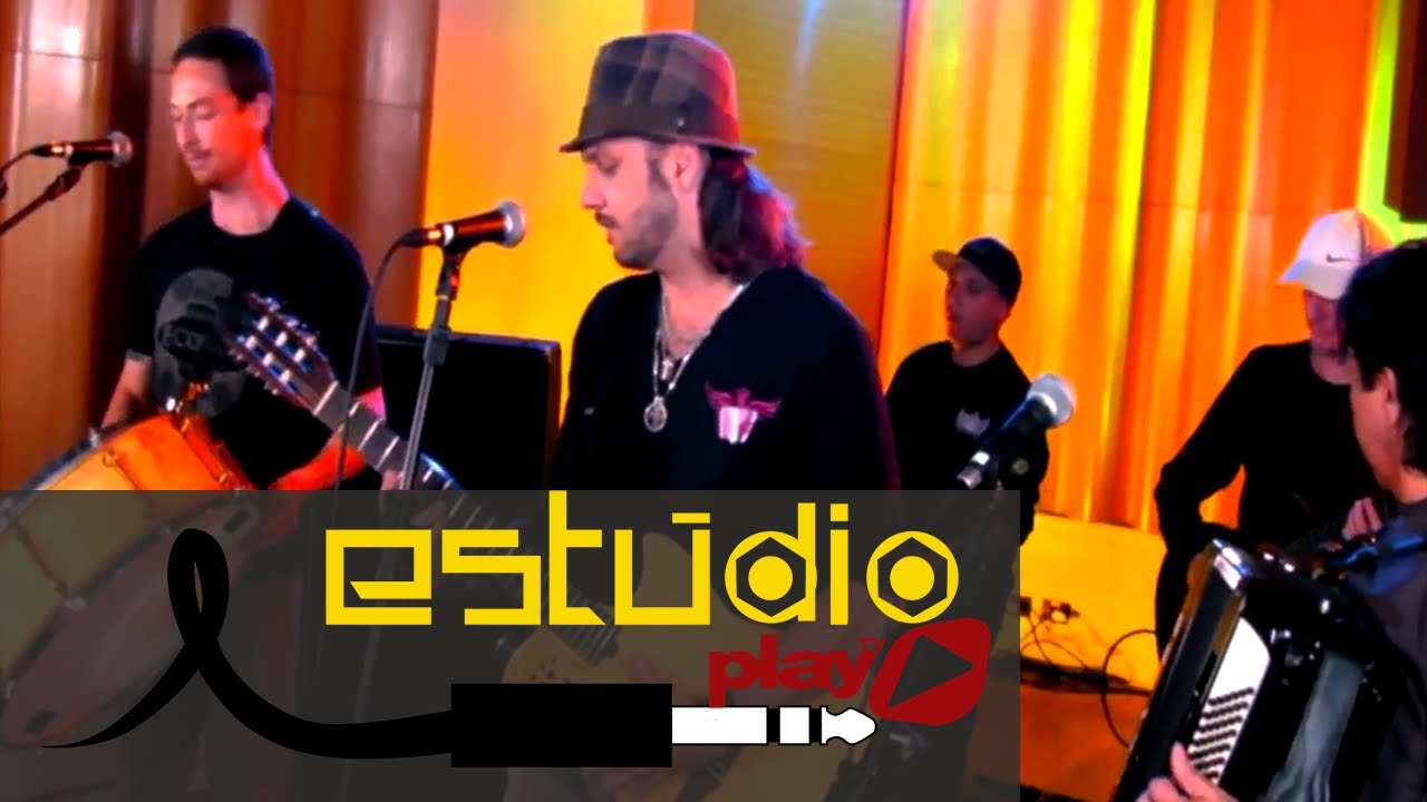 ESTÚDIO PLAYTV - FALAMANSA - RINDO A TOA