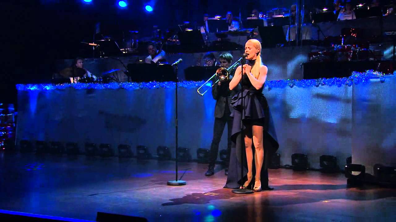 Tina Dico + Helgi Jonsson - River (Joni Mitchell Cover) DRs Store Juleshow 2012 [HD]
