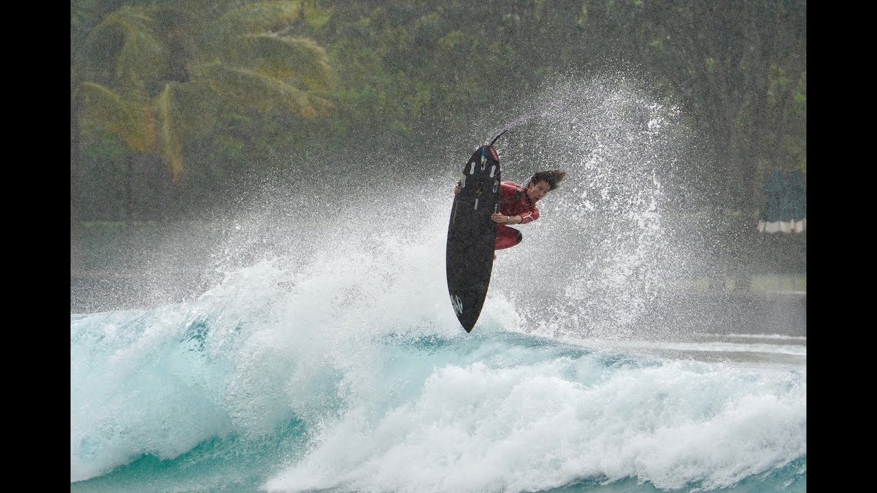Um dia de surf no Boa Vista Village!