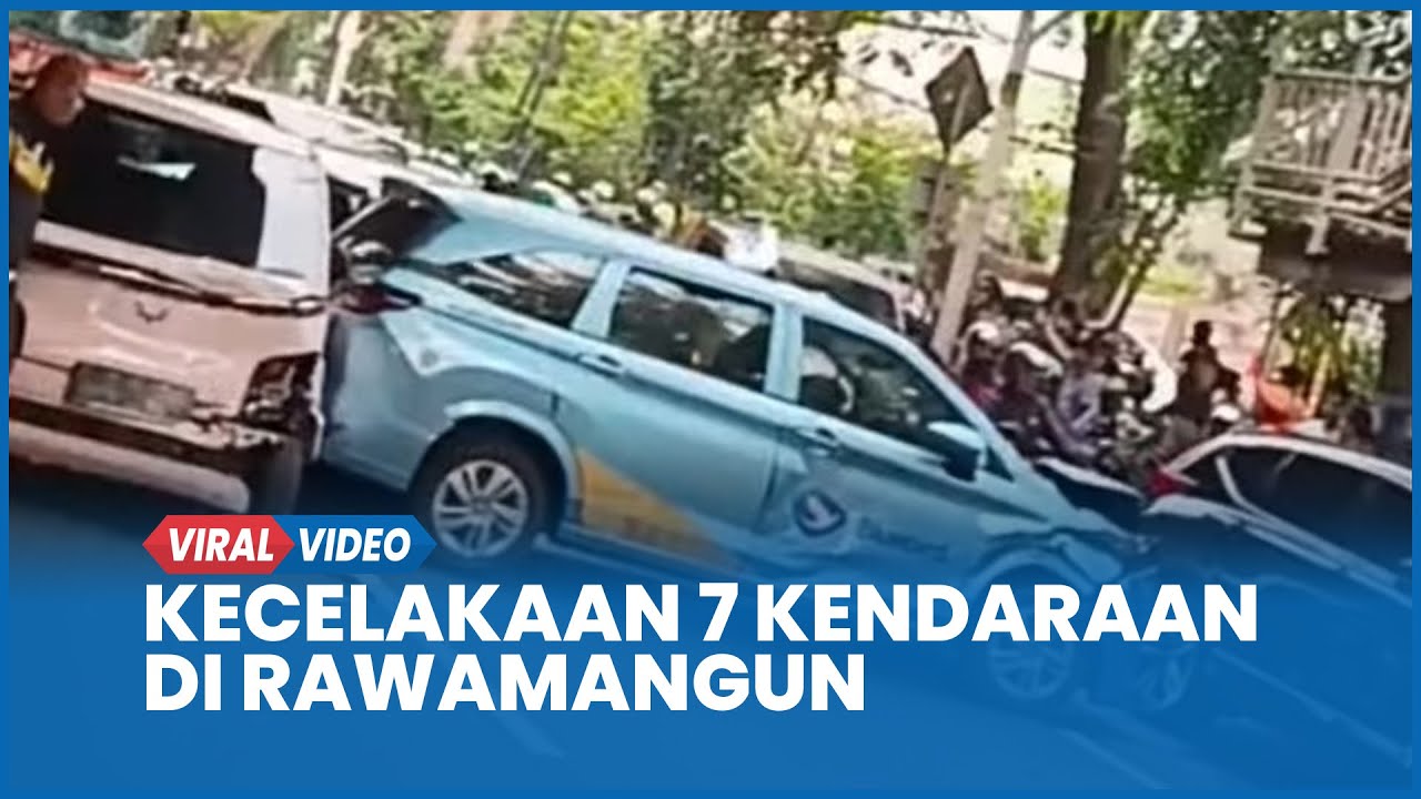 Kecelakaan Beruntun 7 Kendaraan di Depan Halte Utan Kayu Fortuner Plat Merah Terobos Lampu Merah