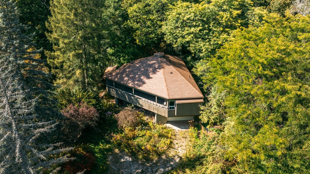 DOOMSDAY Preppers ABANDONED 1960s Home Forgotten Deep in the Woods!