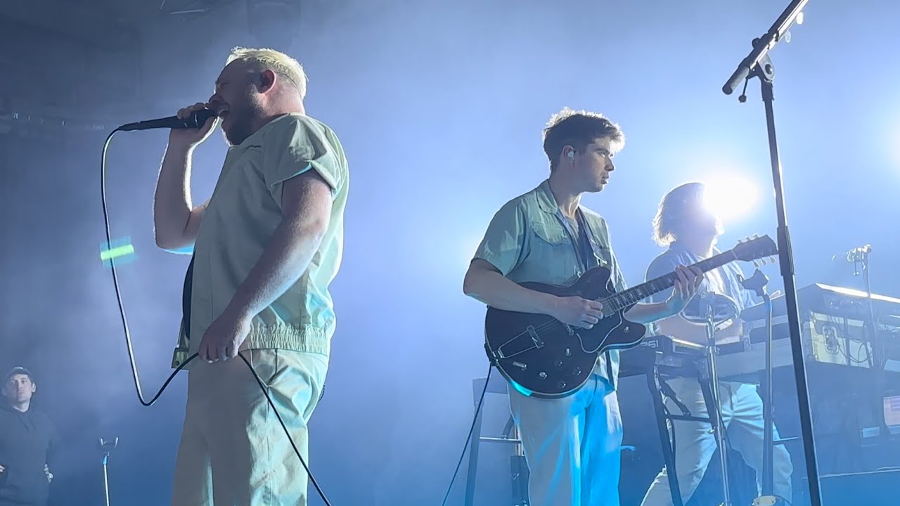 Everything Everything - Night Of The Long Knives (Live @ New Century, Manchester)