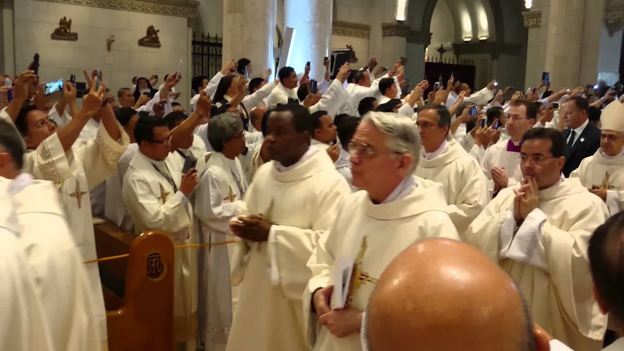 Pope Francis @ Manila Cathedral - Entrance Procession