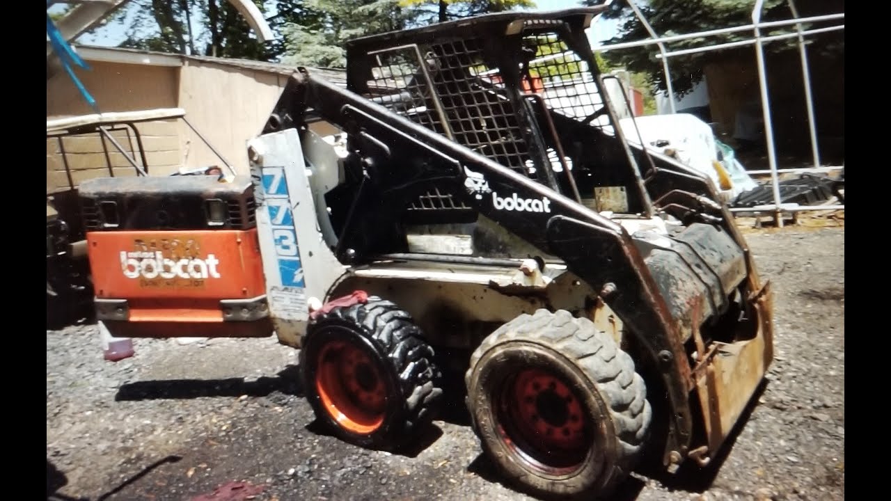 BOBCAT 773 HYDRAULIC CHARGE PRESSURE SENSOR/SENDER SWITCH LEAKS OR FAULTY CAUSES  RED LIGHT ON DASH