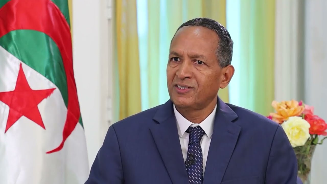 لقاء خاص مع الدكتور محمد بن مالك والي ولاية باتنة ( الجزء الاول)