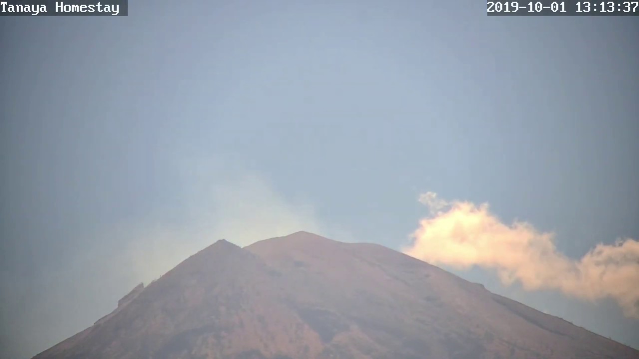 Volcano Agung (13:07 - 14:37) 01/10