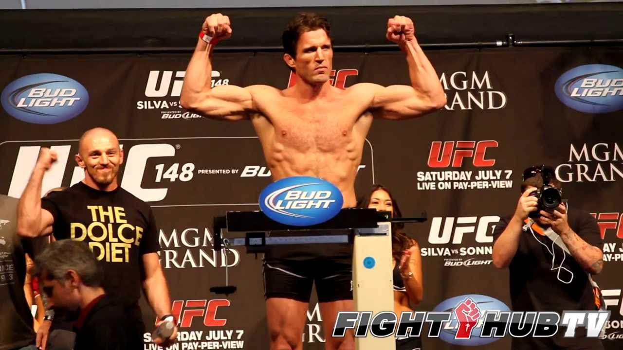 UFC 148 Anderson Silva vs Chael Sonnen II: Shoulder bump-Weigh in (HD)