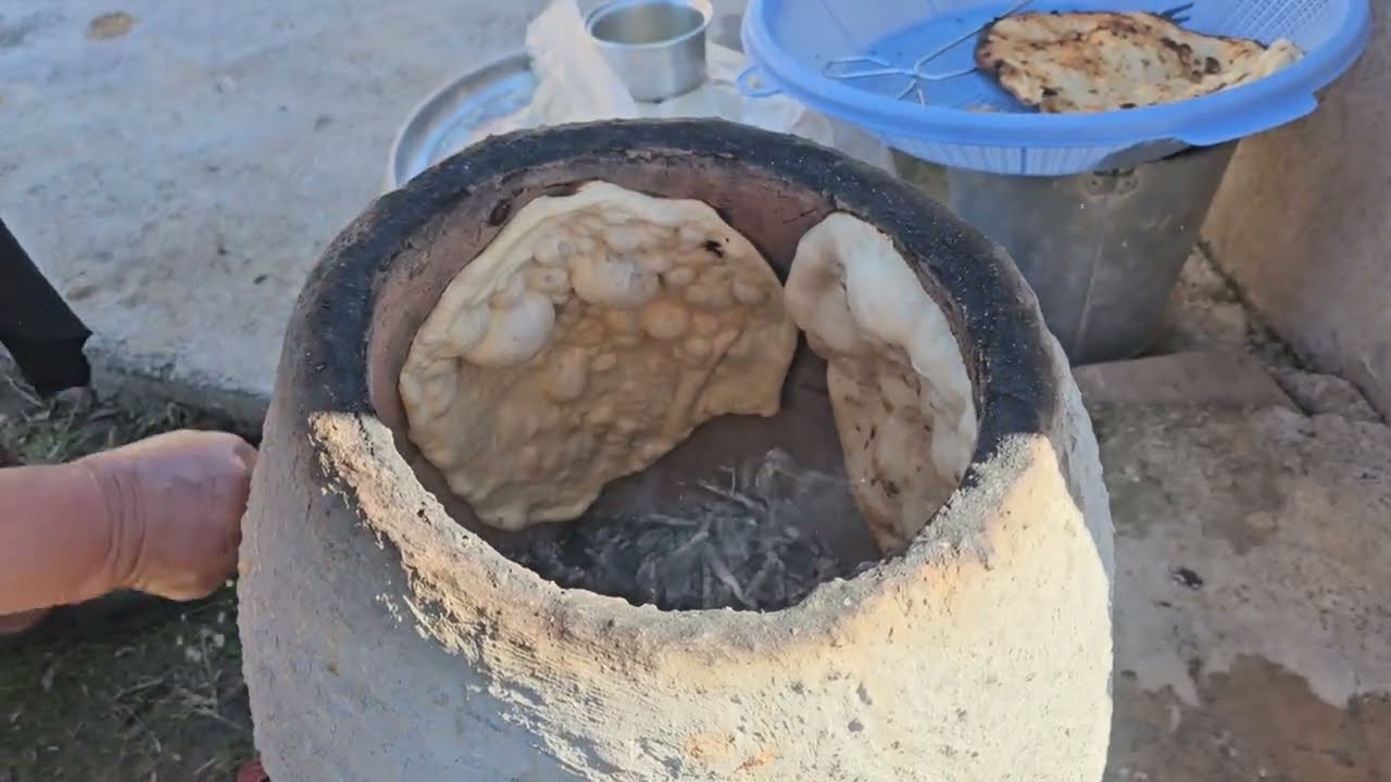 نانی تەنوری و مریشکی برژاو clay oven bread and BBQ chicken 