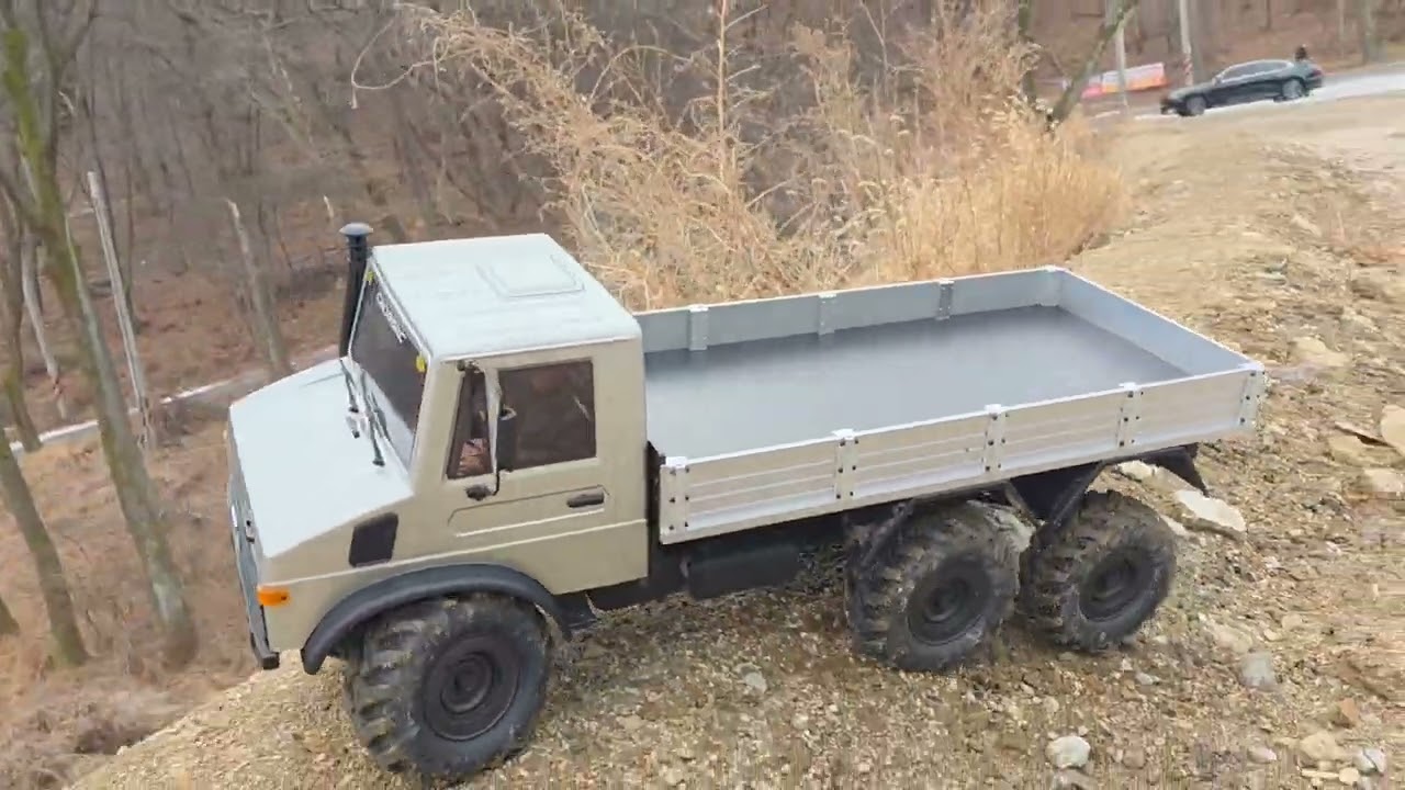 CROSS RC EMO XXL 6X6 UNIMOG~