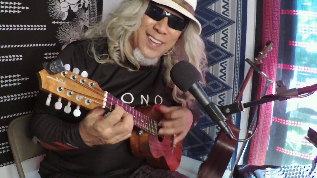 IPO LEI MANU / TRADITIONAL HAWAIIAN MUSIC by : LONOMUSIC